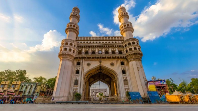 Hyderabad Flight Deals with DealswithAI